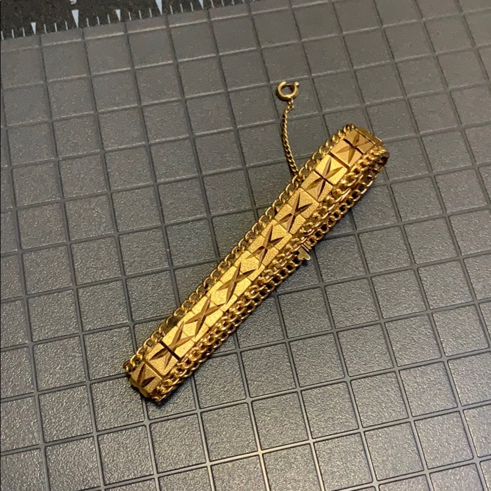 Gold bracelet
